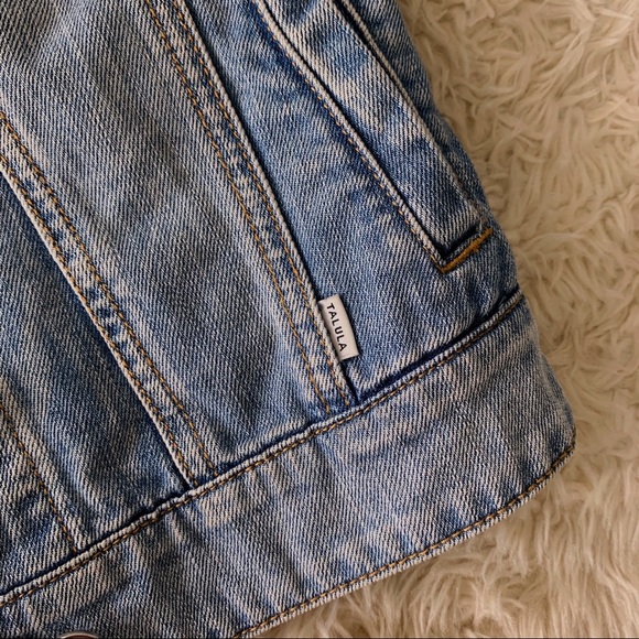 100% cotton Talula Babaton light wash jean jacket 🧢 - Picture 6 of 16